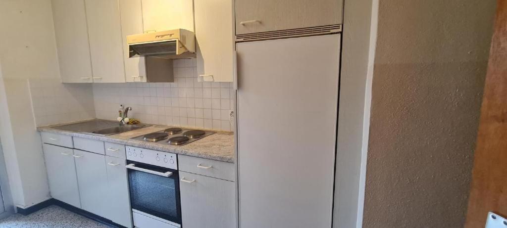 Melide Stb Apartment Luaran gambar